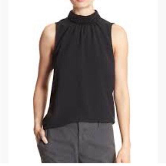Banana Republic Tops - Banana Republic Small Sleeveless Blouse